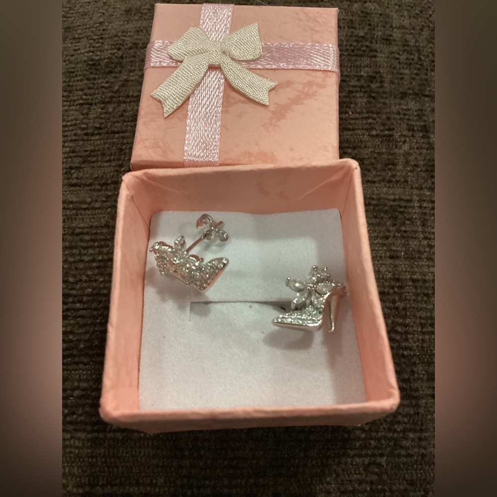 925 Silver Filled Stud Shoe Earring - Picture 4 of 5